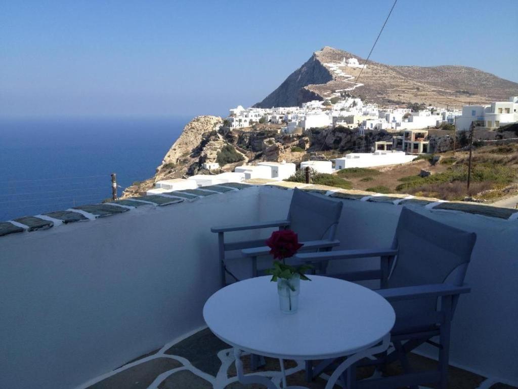 Kifines Suites Folegandros Town ภายนอก รูปภาพ